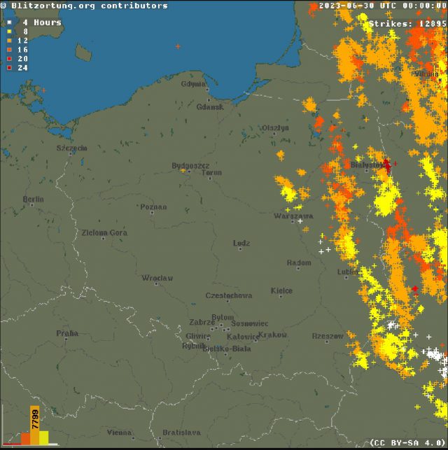 Burze wystąpią w sobotę na obszarze woj. lubelskiego. Grad do 3 cm, ulewy i wiatr do 80 km/h