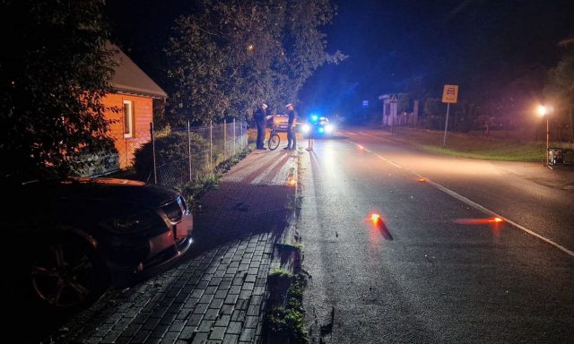 13-latek zjechał z chodnika na jezdnię, uderzył w bok jadącego BMW (zdjęcia)
