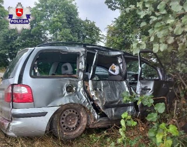 Tragiczny finał porannego wypadku. Jedna osoba nie żyje, dwie są nadal w szpitalu (zdjęcia)