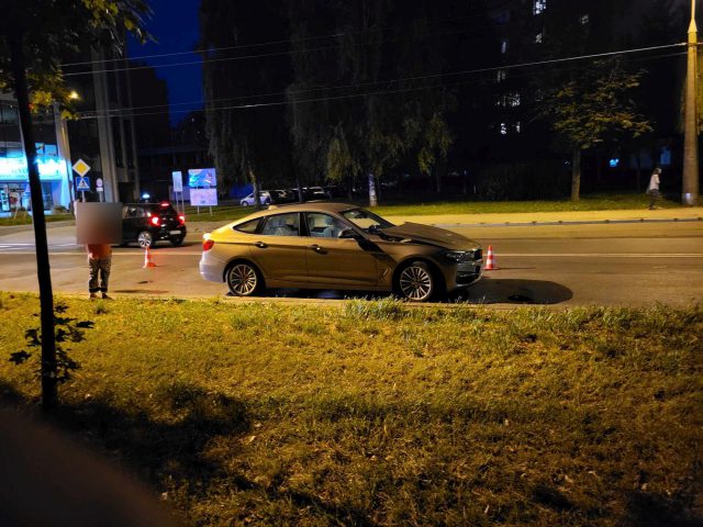 Młody mężczyzna potrącony na przejściu. Wjechał w niego kierowca BMW (zdjęcia)