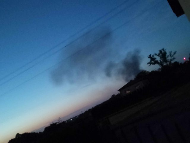 Kłęby dymu widać z wielu kilometrów. Spory pożar koło Lublina, na miejscu dziesiątki strażaków (zdjęcia)