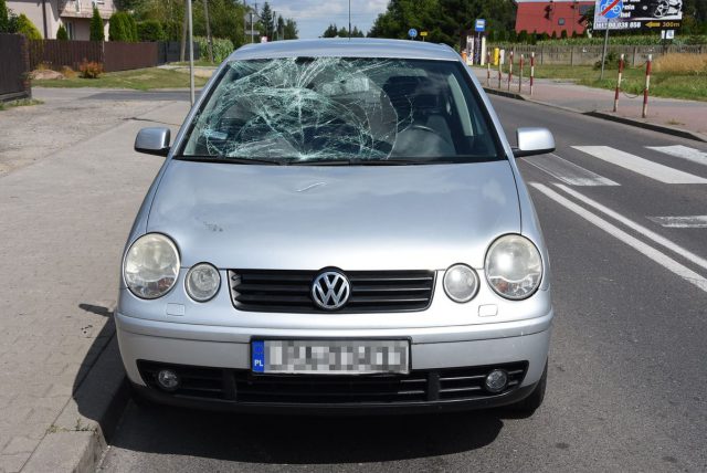 Wjechała rowerem na przejście, po chwili jechała karetką do szpitala. „Przejście dla pieszych nie jest miejscem do przejeżdżania dla rowerzystów” (zdjęcia)