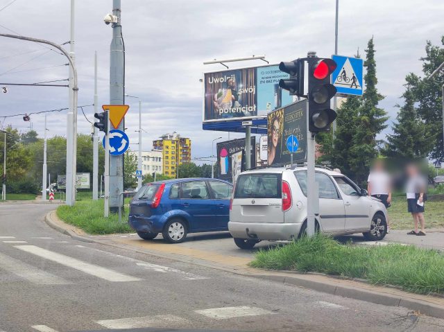 Od wczoraj na ulicach Lublina doszło do kilku takich zdarzeń drogowych. Kierowco zachowaj bezpieczny odstęp! (zdjęcia)