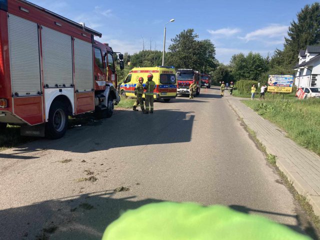 Kierująca mercedesem była pijana, nie miała też prawa jazdy. Rozbiła auto znajomego (zdjęcia)