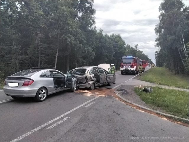 Zderzenie pojazdów na drodze krajowej nr 19. Są duże utrudnienia w ruchu (zdjęcia, wideo)