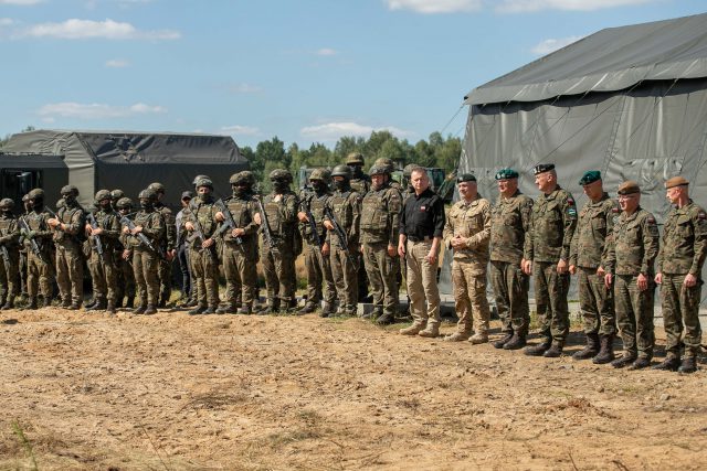 MON: Na granicy polsko – białoruskiej rozpoczyna działania wojskowe zgrupowanie zadaniowe (zdjęcia)