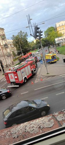 Zderzenie audi z fordem w Lublinie. Jeden z kierowców włączał się do ruchu (zdjęcia)