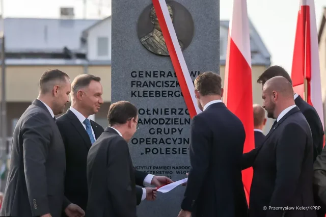 Prezydent Andrzej Duda na granicy i we Włodawie. Mówił o bezpieczeństwie granic i atakowaniu funkcjonariuszy (zdjęcia)