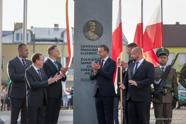 Prezydent Andrzej Duda na granicy i we Włodawie. Mówił o bezpieczeństwie granic i atakowaniu funkcjonariuszy (zdjęcia)