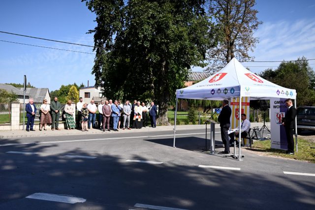 Z Wohynia w stronę Parczewa już po równym. Zamiast dziur, jest szersza droga z nową nawierzchnią (zdjęcia)