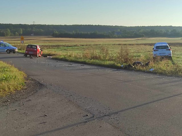 Zderzenie microcara z hyundaiem. Jeden z kierowców wymusił pierwszeństwo przejazdu (zdjęcia)