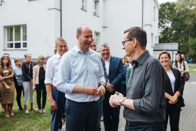 Objazd premiera po Lubelszczyźnie. Mówi o wzmacnianiu armii, pomocy dla rolników i przedsiębiorców oraz rozwoju małych miejscowości (zdjęcia)