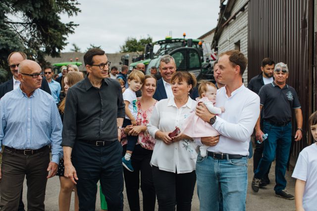 Objazd premiera po Lubelszczyźnie. Mówi o wzmacnianiu armii, pomocy dla rolników i przedsiębiorców oraz rozwoju małych miejscowości (zdjęcia)