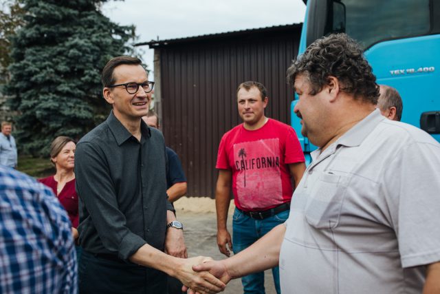 Objazd premiera po Lubelszczyźnie. Mówi o wzmacnianiu armii, pomocy dla rolników i przedsiębiorców oraz rozwoju małych miejscowości (zdjęcia)