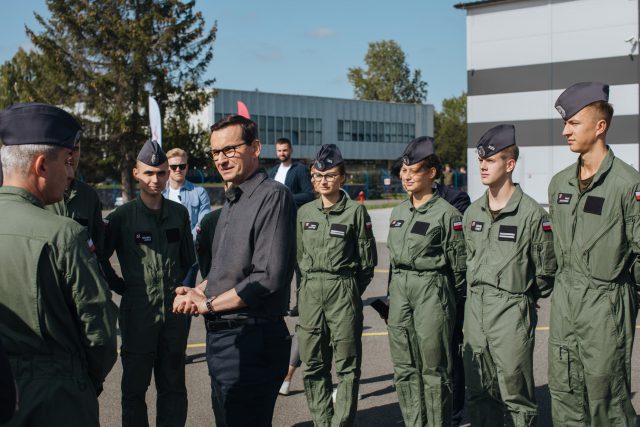 Objazd premiera po Lubelszczyźnie. Mówi o wzmacnianiu armii, pomocy dla rolników i przedsiębiorców oraz rozwoju małych miejscowości (zdjęcia)