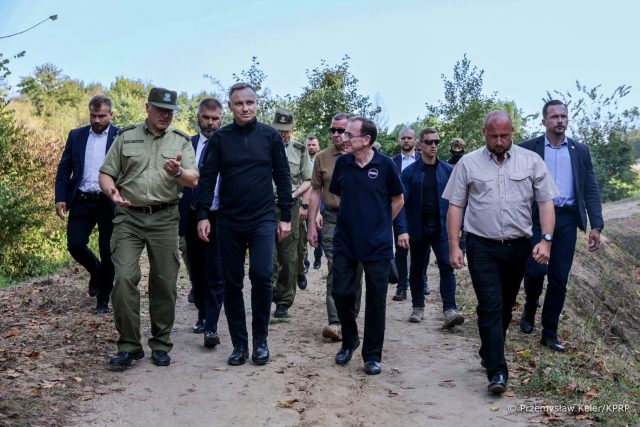 Prezydent Andrzej Duda na granicy i we Włodawie. Mówił o bezpieczeństwie granic i atakowaniu funkcjonariuszy (zdjęcia)