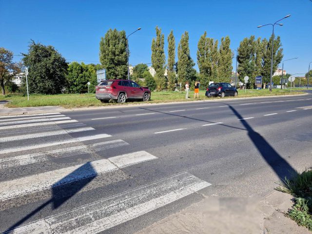 Przed przejściem dla pieszych wjechała w suzuki. Paniom nic się nie stało (zdjęcia)