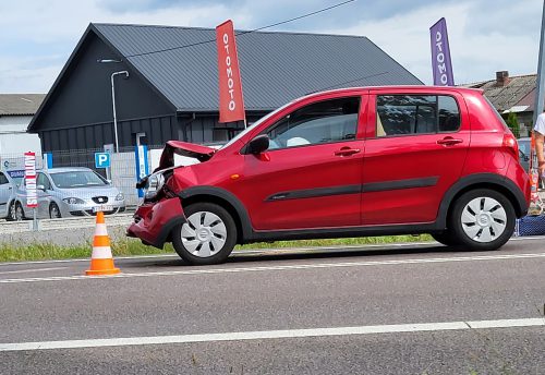 Zderzenie dwóch pojazdów na trasie Zamość – Lublin. Jeden pas zablokowany (zdjęcia)