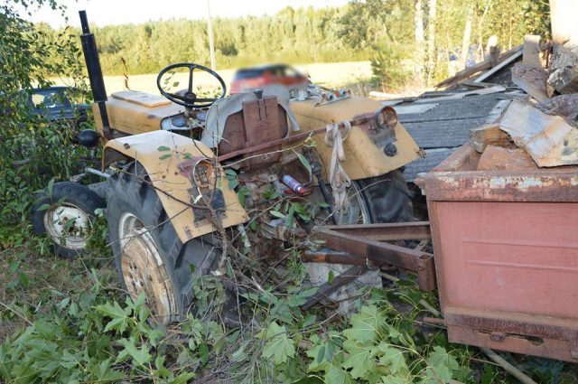 Tragiczny wypadek podczas rozładunku drewna. Nie żyje mężczyzna (zdjęcia)