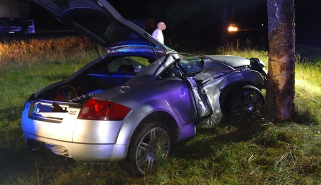 Tragiczny wypadek w trakcie wyprzedzania. Nie żyje rowerzysta (zdjęcia)