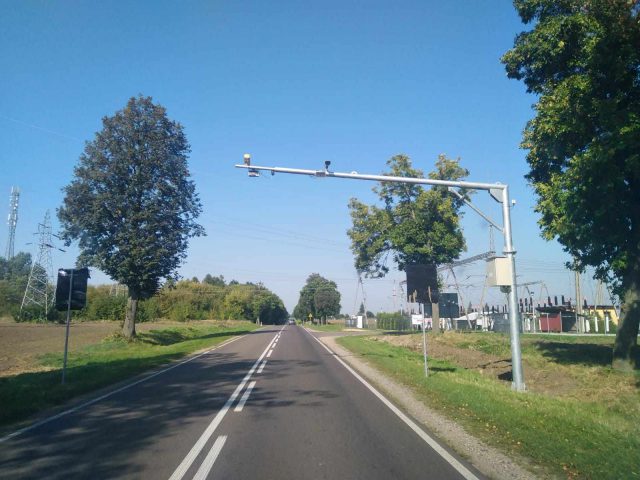 W naszym regionie montują nowe urządzenia do odcinkowego pomiaru prędkości. Tym razem na drogach wojewódzkich (zdjęcia)