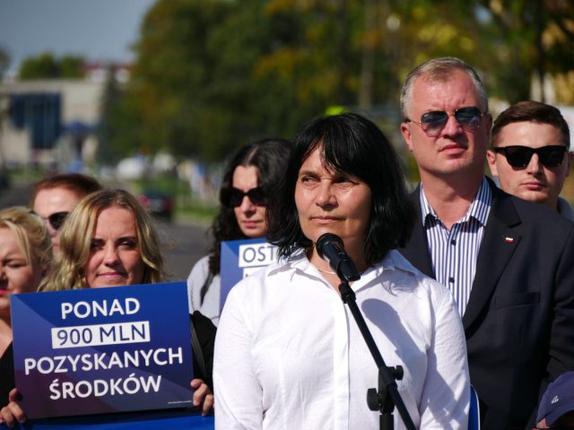 Anna Dąbrowska-Banaszek rozpoczęła w Chełmie kampanię wyborczą. Wspierał ją syn, prezydent miasta