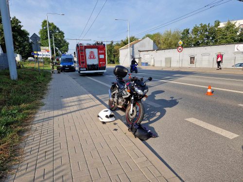 Nie ustąpił pierwszeństwa motocykliście. Doprowadził do wypadku (zdjęcia)