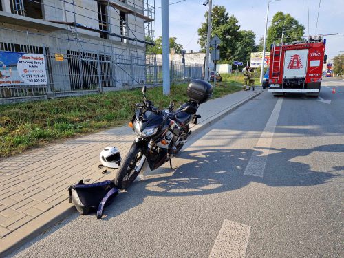 Nie ustąpił pierwszeństwa motocykliście. Doprowadził do wypadku (zdjęcia)