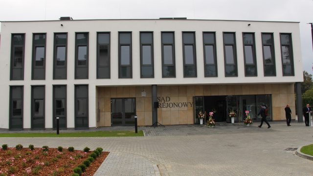 Zakończyła się rozbudowa Sądu Rejonowego w Janowie Lubelskim. Nowy budynek został dziś otwarty (zdjęcia)