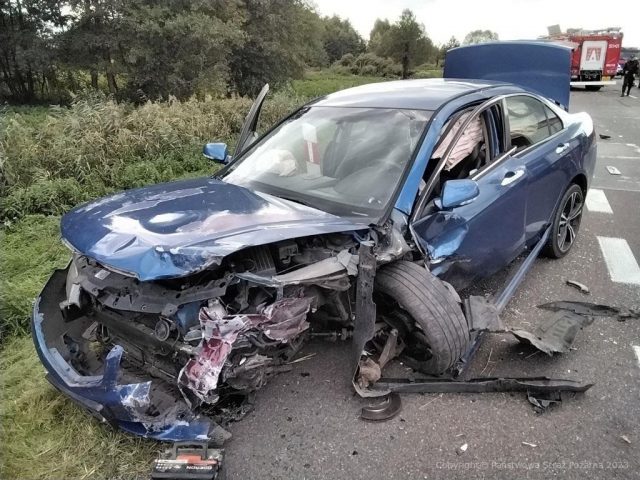 Po tragicznym wypadku zablokowana trasa Radzyń Podlaski – Kock. Jedna osoba nie żyje (zdjęcia)
