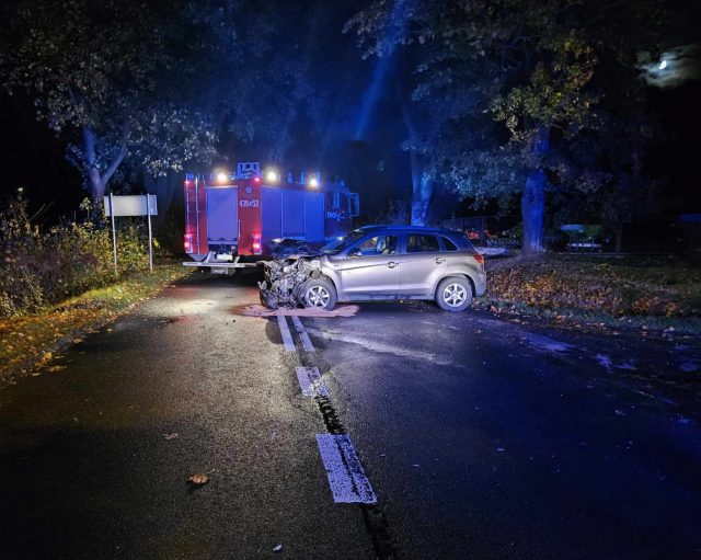 Nie ustąpił pierwszeństwa, doszło do zderzenia. Jedna osoba trafiła do szpitala, na koniec mandat dla sprawcy (zdjęcia)