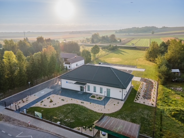 Świadkowie Jehowy wybudowali na Roztoczu nową Salę Królestwa. Obiekt właśnie został otwarty (zdjęcia)