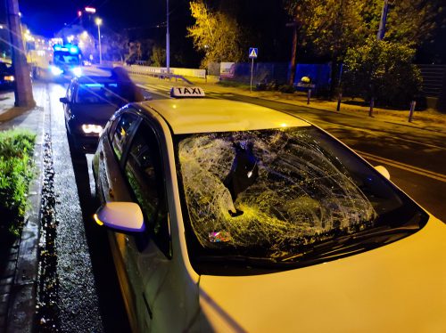 Groźny wypadek w Lublinie. Wyprzedzał przed przejściem, wjechał w rowerzystę (zdjęcia)