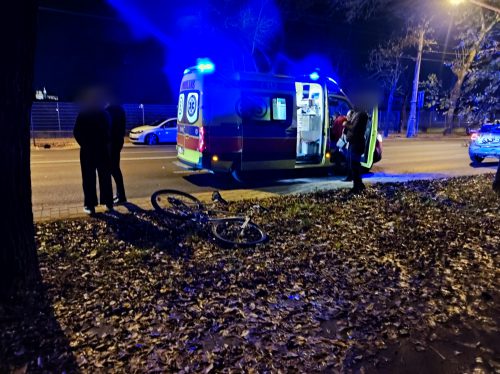 Groźny wypadek w Lublinie. Wyprzedzał przed przejściem, wjechał w rowerzystę (zdjęcia)