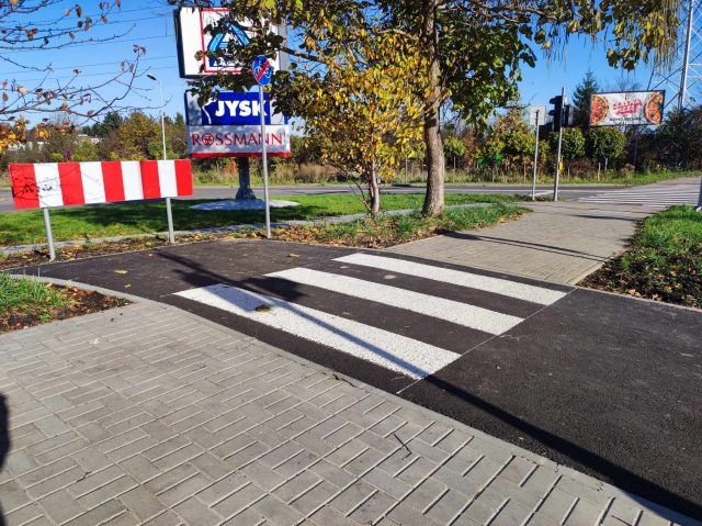 Nowe skrzyżowanie oddane do użytku. Powstała kolejna sygnalizacja i przejście dla pieszych (zdjęcia)