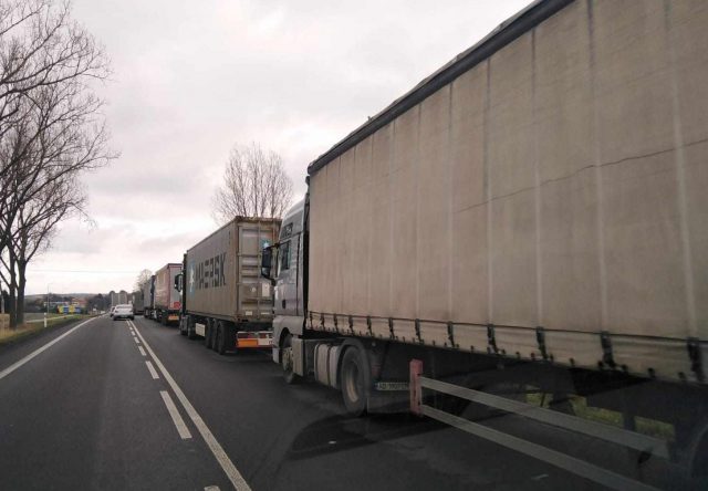 Rozszerza się protest przewoźników na granicy z Ukrainą. „Naszych problemów nie zauważają, widzą tylko swoje” (zdjęcia)