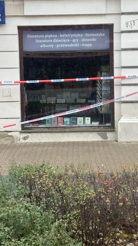 Księgarnia w centrum Lublina otoczona policyjną taśmą. Już wiadomo, co się stało (foto)