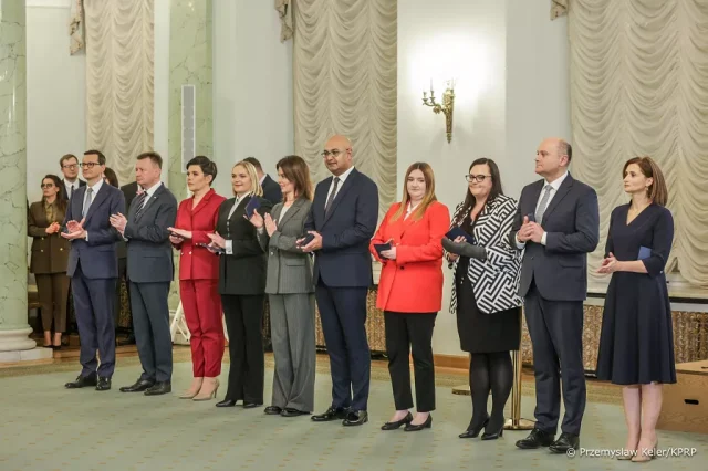 Jest skład nowego rządu, ministrowie zostali zaprzysiężeni. Ponad połowa to kobiety (zdjęcia)