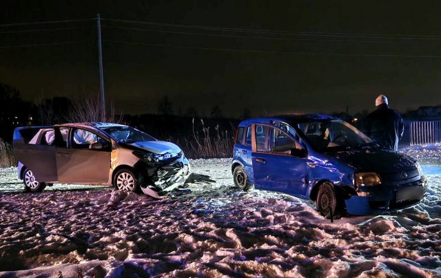 Nie powinien wsiadać za kierownicę, doprowadził do wypadku. Trzy osoby ranne, droga zablokowana (zdjęcia)