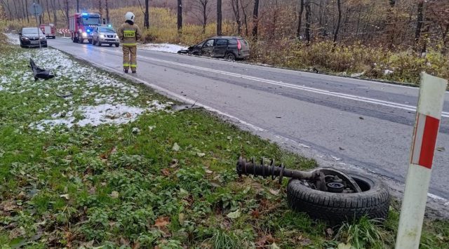 Prawo jazdy miał od miesiąca, 18-latek spowodował groźny wypadek (zdjęcia)