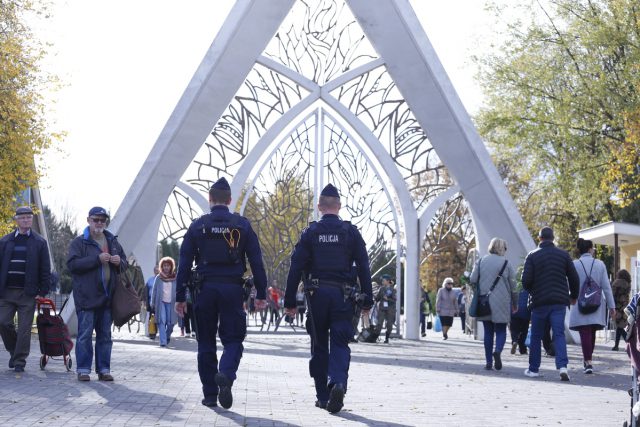 Trwają policyjne działania w ramach akcji „Wszystkich Świętych” (zdjęcia)