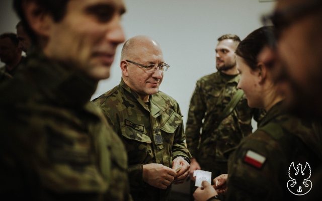 Żołnierze 2 Lubelskiej Brygady OT w święta na straży granicy. Były życzenia i łamanie się opłatkiem (zdjęcia)