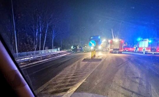 Poranny wypadek na trasie Lublin – Lubartów. Jedna osoba trafiła do szpitala (zdjęcia)