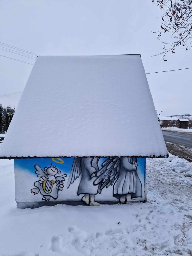 Zaniedbany przystanek zamienili w lokalną perełkę. Wszystko to inicjatywa mieszkańców (zdjęcia)