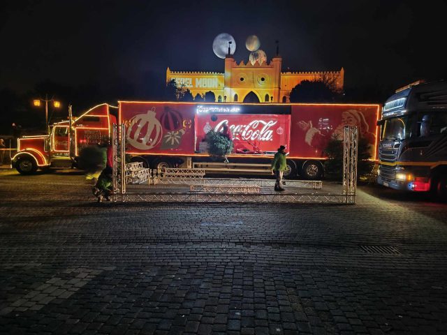 Ciężarówka Coca-Coli przyjechała do Lublina. Na mieszkańców czekać będą atrakcje (zdjęcia, wideo)