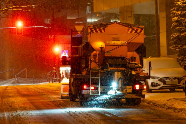 Silna śnieżyca zmierza do woj. lubelskiego, spadnie nawet 20-30 cm śniegu. Możliwy paraliż na drogach i przerwy w dostawach prądu