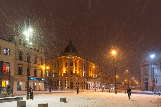 Silna śnieżyca zmierza do woj. lubelskiego, spadnie nawet 20-30 cm śniegu. Możliwy paraliż na drogach i przerwy w dostawach prądu