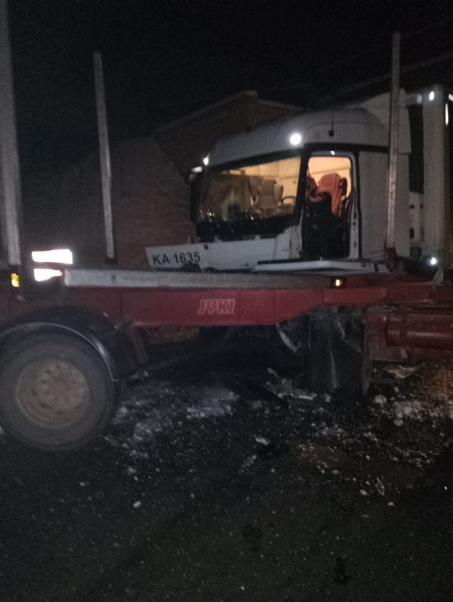 Nocny wypadek na trasie Lublin – Lubartów. Jedna osoba w szpitalu (zdjęcia)