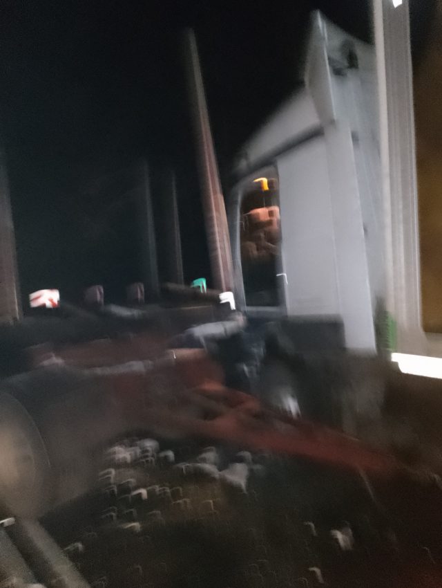 Nocny wypadek na trasie Lublin – Lubartów. Jedna osoba w szpitalu (zdjęcia)