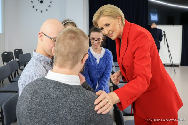 Pierwsza Dama Agata Kornhauser–Duda w Zamościu. Spotkała się z uczestnikami warsztatu terapii zajęciowej (zdjęcia)